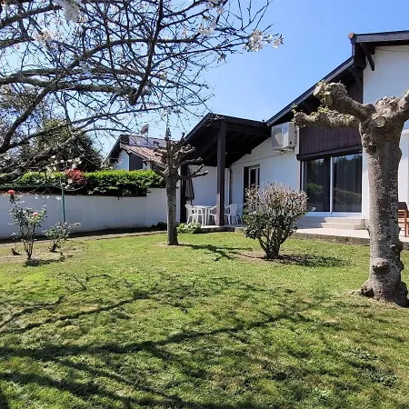 Vakantiehuis Charmante Pres Du Centre De Bayonne Et Des Plages *